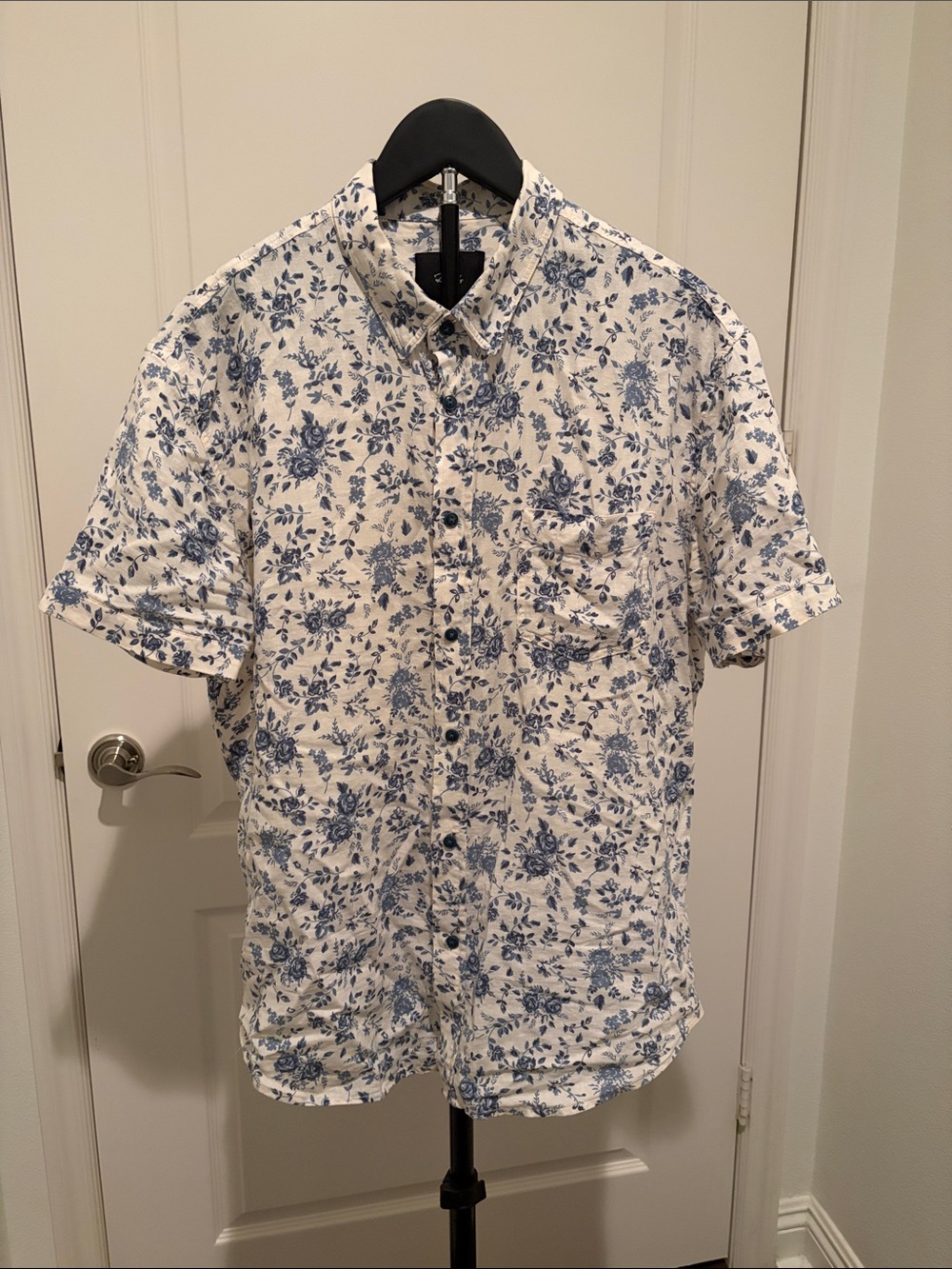 Rails Men’s Short-Sleeve Floral Button-Up Shirt - White & Blue